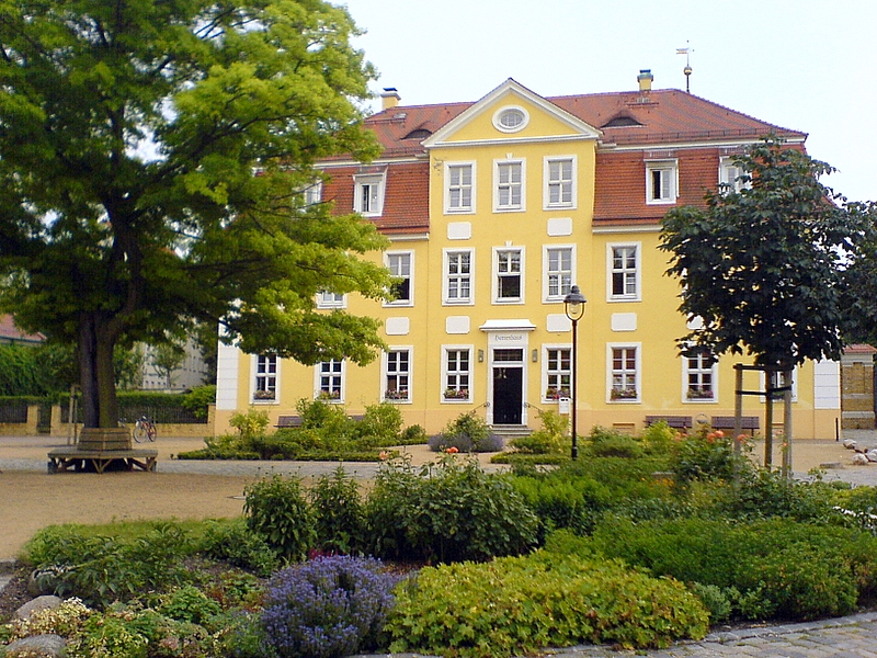 Lößnig von oben  Leipzig-Lößnig mit Stauteich und Rundling